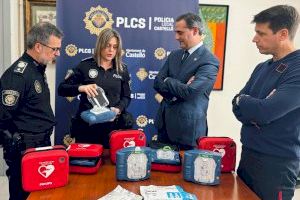 La Policía Local amplía su dotación con 5 nuevos desfibriladores para emergencias