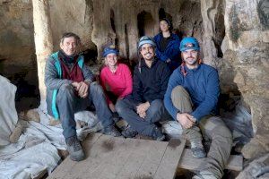 Troballa històrica en un poble de Castelló: el paleolític deixa empremta en una cova