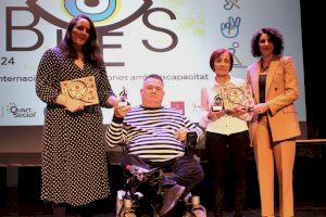Quart de Poblet entrega los premios Qusiba al Centro Español de Accesibilidad Cognitiva y a la psicóloga Marisa Diéguez