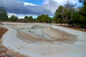 La UA renueva la lámina impermeabilizante del lago del Bosque Ilustrado tras 25 años de servicio