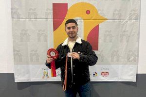 Santi Llopis, el joven de Burriana que conquista la canaricultura nacional