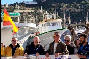 Los pescadores de Calp se concentran en rechazo al recorte de días de pesca - (foto 2) Los pescadores de Calp se concentran en rechazo al recorte de días de pesca - (foto 2)