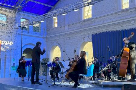 Casa Mediterráneo y el Ayuntamiento abren una etapa de  colaboración con el Concierto de Navidad en Xixona