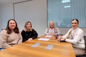 Oropesa del Mar refuerza la educación con un convenio para actividades extraescolares y material educativo con el AMPA del CEIP Dean Martí