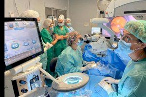 El Hospital Sant Joan d’Alacant incorpora un microscopio quirúrgico oftalmológico que mejora la precisión y seguridad del paciente