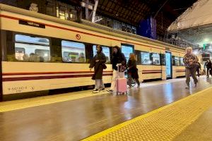 VÍDEO | Las líneas C1 y C2 de Cercanías en Valencia ya están operativas: así han llegado los primeros trenes - (foto 3)