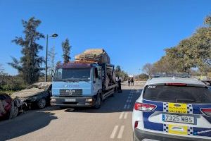 València empieza a retirar los vehículos siniestrados de la dana ubicados en 24 campas repartidas por las pedanías del Sur València empieza a retirar los vehículos siniestrados de la dana ubicados en 24 campas repartidas por las pedanías del Sur