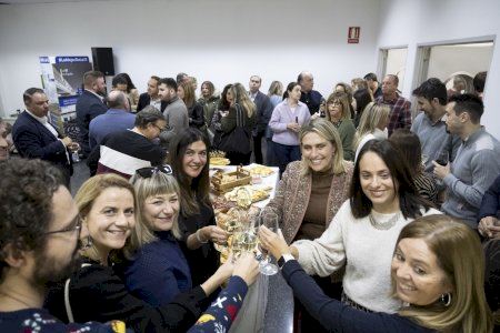 Marta Barrachina felicita la Navidad y brinda por un próspero 2025 con el personal de la Diputación de la Castellón