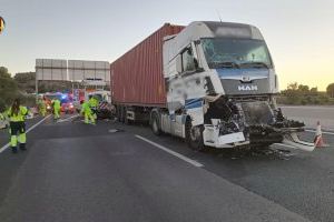 Un accident en l'A-7 provoca el talle total i congestió a Xàtiva - (foto 8)