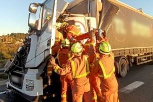 Un accident en l'A-7 provoca el talle total i congestió a Xàtiva - (foto 5)