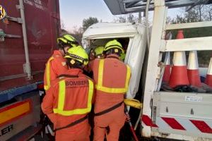 Un accident en l'A-7 provoca el talle total i congestió a Xàtiva - (foto 2)