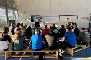 L'Ajuntament d'Alcalà-Alcossebre realitza la formació per a l'ús de desfibril·ladors en edificis municipals