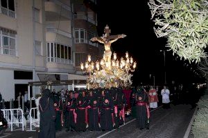 GALERIA | La devoció del Santíssim Crist de la Mar marca l'inici de la Setmana Santa en el Port de Borriana
