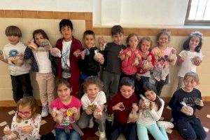 Los niños de Nules gozan con las Escoletas de Pascua