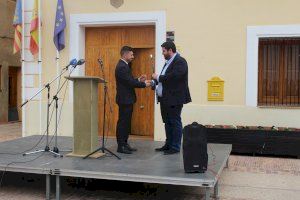 Mascarell celebra su relevo institucional: Alejandro Barrios ya es alcalde del histórico recinto amurallado - (foto 2)