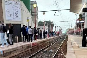 'Vía Crucis' este abril en el núcleo de Cercanías Valencia: más de 20 incidencias provocan el calvario de los usuarios
