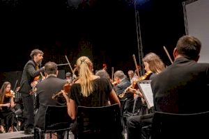 Benidorm vive un concierto de la Orquesta Sinfónica de la UMB con motivo del 700 aniversario de la ciudad - (foto 2)