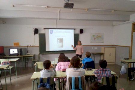 La UPCCA de Manises imparte talleres sobre prevención de adicciones a 285 estudiantes de secundaria