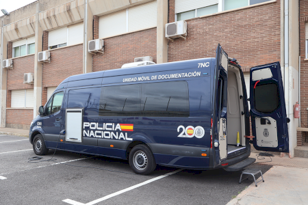 Novelda pone en marcha un Puesto de Actualización de Documentos (PAD) en la sede de la Policía Local