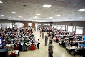 Més de 1.000 persones participen en el gran berenar de la Setmana de les Persones Majors de Cullera