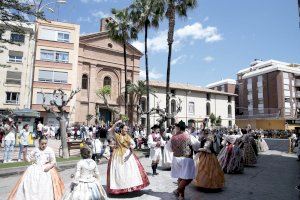 GALERIA | La II Dansà a la Mare de Déu dels Desamparats plena de tradició la Plaça dels Monges de Borriana