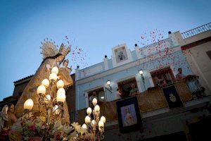 Torrent es rendix a la seua patrona