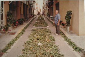 25 años después: las imágenes de las calles engalanadas que emocionan a Nules a pocos días del aniversario de la Coronación de su patrona - (foto 5)