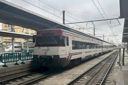 Nuevo golpe a los usuarios de Renfe: Los trenes Civis dicen prácticamente adiós a la línea C6 entre Valencia y Castellón Nuevo golpe a los usuarios de Renfe: Los trenes Civis dicen prácticamente adiós a la línea C6 entre Valencia y Castellón