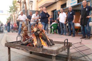 GALERÍA | La Nit de la Xulla llena las calles de Vila-real con olor a tradición