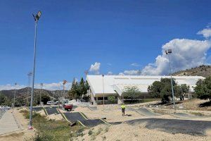 Se inicia las tareas de mejora del pump track del polideportivo Maisa Lloret de Villajoyosa