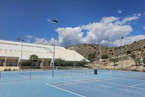 El polideportivo municipal Maisa Lloret amplía la iluminación exterior