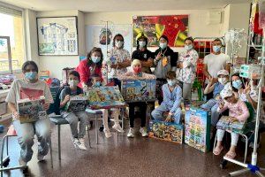 El Hospital Doctor Balmis celebra el Día del Niño Hospitalizado con la inauguración de una ‘campana del alta’ en Neonatología