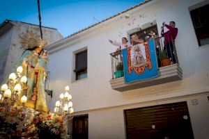 La Mare de Déu dels Desemparats torna a la seua casa a Sant Lluís Bertran en una nit multitudinària i emotive