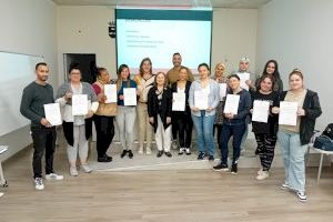 Quinze veïns de Borriana es formen per millorar la vida de les persones majors