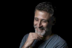 El ilustrador y ecologista Miguel Brieva busca alternativas de futuro en una conferencia en La Nau de la Universitat