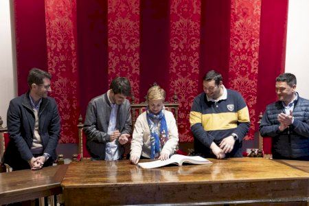 La consellera de Turismo visita Morella con el eje de la necesidad de impulsar la Fábrica Giner