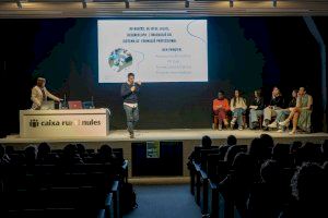 Nules tanca el cicle “Divendres Pedagògics” amb una xarrada sobre noves tecnologies i educació