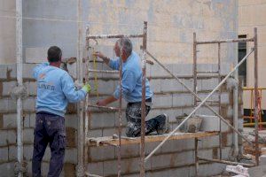 L’Ajuntament inicia la construcció de lavabos nous i un magatzem en el Cementeri Municipal
