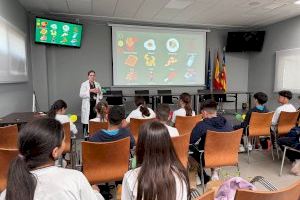 El Departamento de Salud de La Ribera participa en la campaña agroambiental de FUVAMA para fomentar la alimentación saludable a escolares