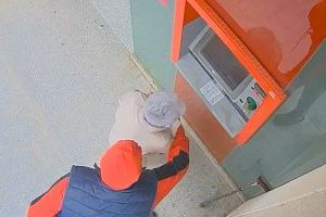 Detenido tras atracar a una mujer de 79 años cuando sacaba dinero en un cajero en Requena