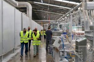 Ballester destaca el compromiso de LivingCeramics con la innovación, el diseño y el empleo de calidad en Onda