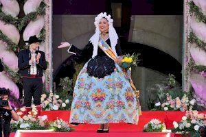 GALERÍA | Adriana Vico, proclamada Bellea del Foc de Alicante de 2025