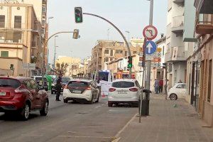 Un accidente en una de las zonas más transitadas de Nules deja un motorista herido grave