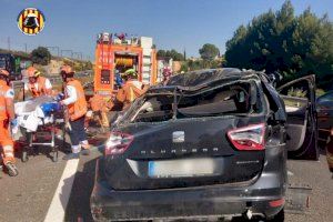 Una brutal colisión en la A-3 en San Antonio de Requena deja un herido tras quedar atrapado en su vehículo