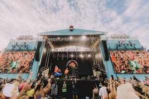 Sumar llama al veto contra los nuevos dueños del Arenal Sound y el FIB: "No son bienvenidos"