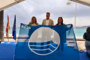 Almassora ha recibido la bandera azul de la playa de Benafelí como distintivo de calidad