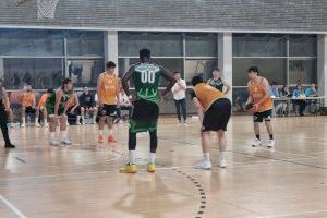 El sénior masculino nacional del Nou Bàsquet Alcoi logra una valiosa victoria en la ida de octavos en Valencia
