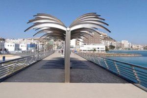 Alicante traslada al paseo volado del muelle de Levante el XXXVI Concurso de Castillos de Fuegos Artificiales