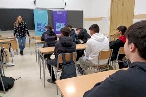 2.800 euros més a l'any: aquesta és la pujada de sou que proposa Compromís per als professors