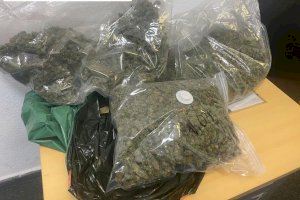 Detenido un hombre y dos menores con más de 3 kilos de marihuana después de una fuga temeraria en Valencia